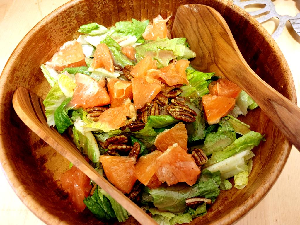 Grapefruit Pecan Salad